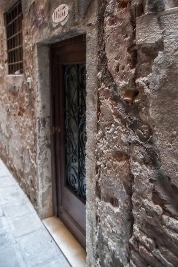 A Couple Of Steps From Rialto Appartamento Venezia