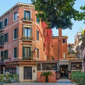 3* Otel La Fenice Et Des Artistes